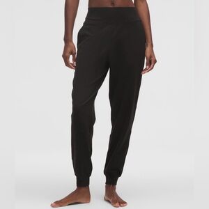 lululemon Align High-Rise Jogger
Regular - SIZE 8
